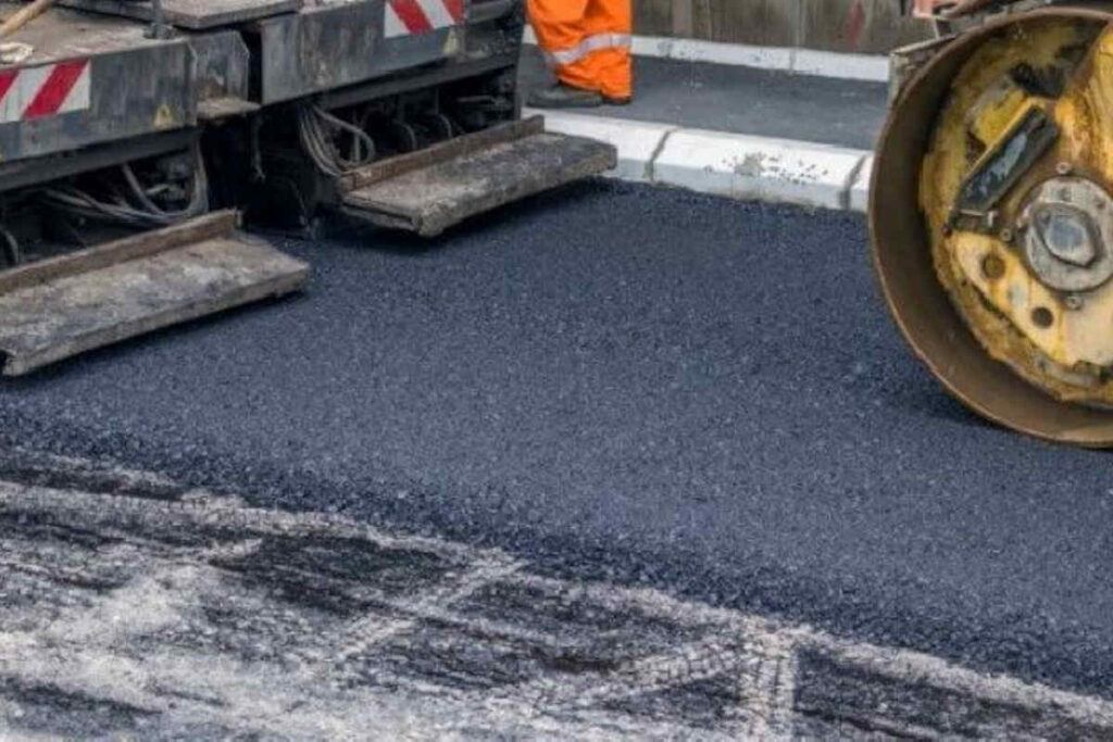 Scicli, si asfaltano 2 strade